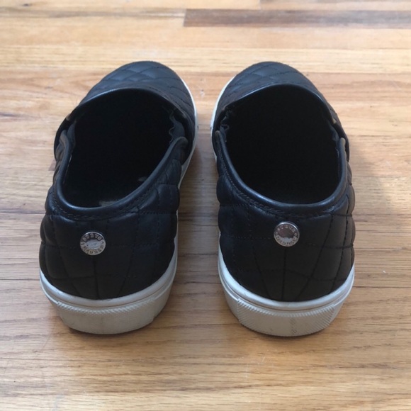 Steve Madden Slip Ons Black - Picture 3 of 6